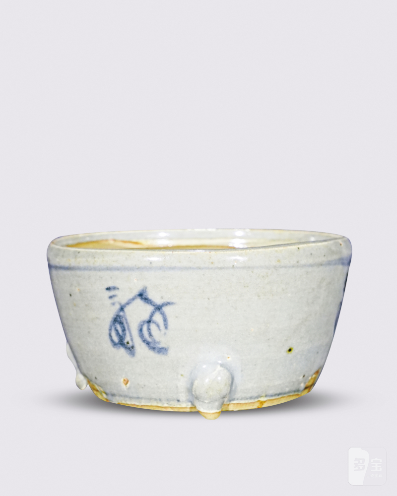 明 青花福字纹三足炉